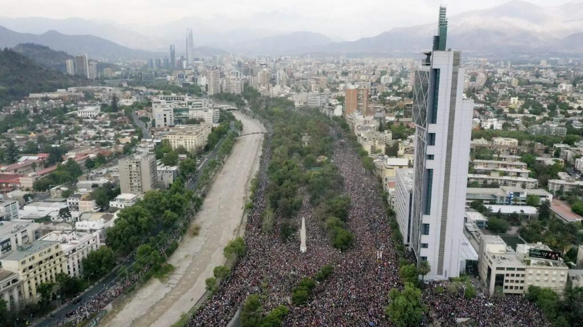 mega marcha protestas manifestaciones chile piñera 2019 fotos afp (13)